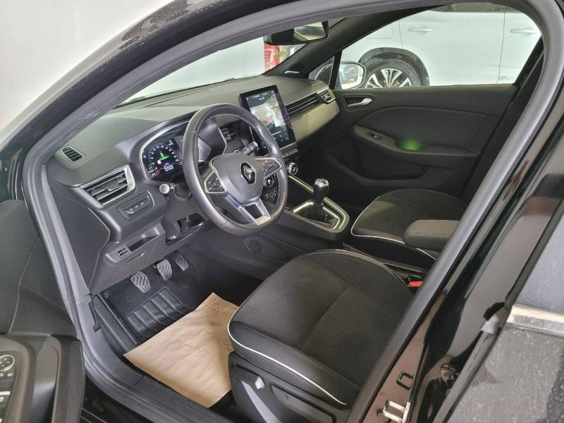 RENAULT Clio d’occasion à vendre à CHENNEVIÈRES-SUR-MARNE chez ADP - SOVEA 94 (Photo 4)