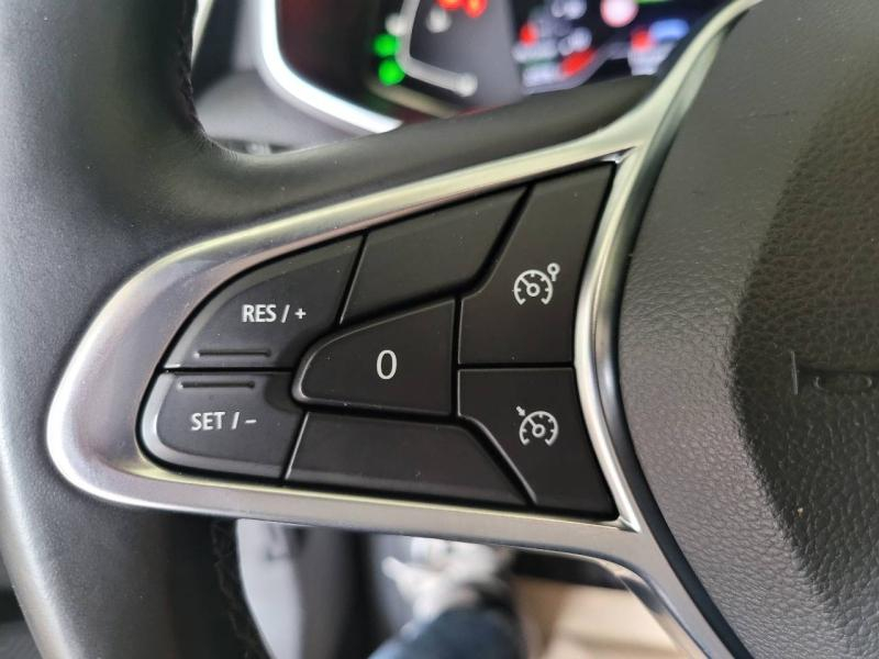 RENAULT Clio d’occasion à vendre à CHENNEVIÈRES-SUR-MARNE chez ADP - SOVEA 94 (Photo 9)