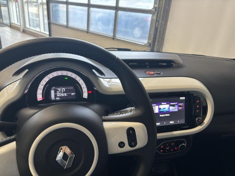 RENAULT Twingo d’occasion à vendre à CHENNEVIÈRES-SUR-MARNE chez ADP - SOVEA 94 (Photo 9)
