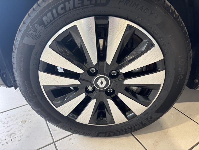 RENAULT Twingo d’occasion à vendre à CHENNEVIÈRES-SUR-MARNE chez ADP - SOVEA 94 (Photo 17)