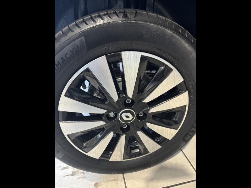 RENAULT Twingo d’occasion à vendre à CHENNEVIÈRES-SUR-MARNE chez ADP - SOVEA 94 (Photo 18)