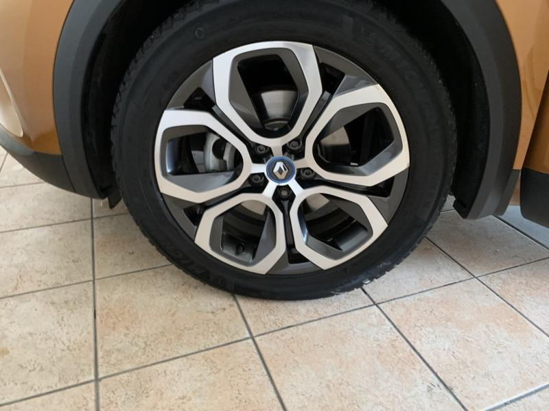 RENAULT Captur d’occasion à vendre à CHENNEVIÈRES-SUR-MARNE chez ADP - SOVEA 94 (Photo 7)