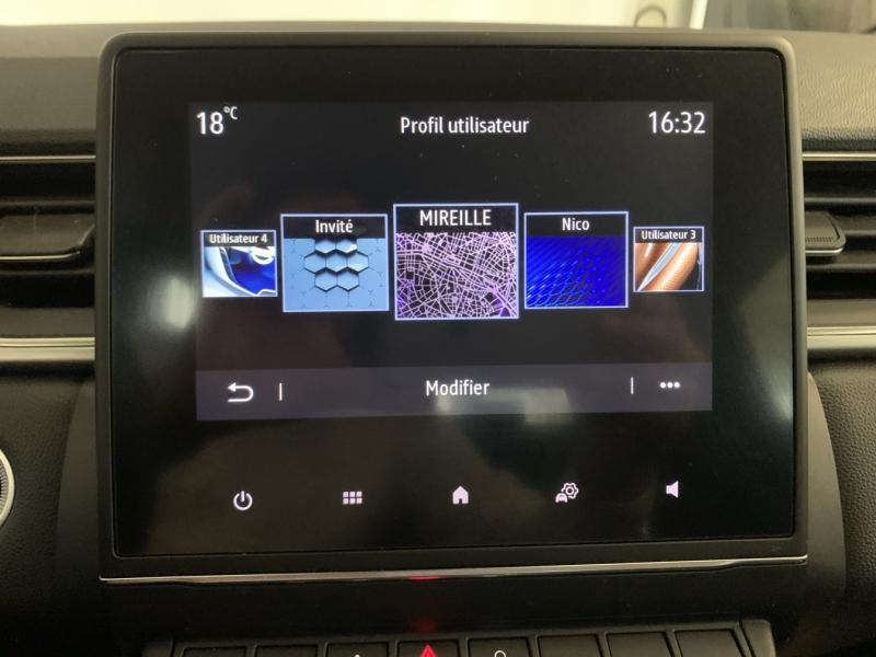 RENAULT Captur d’occasion à vendre à CHENNEVIÈRES-SUR-MARNE chez ADP - SOVEA 94 (Photo 8)