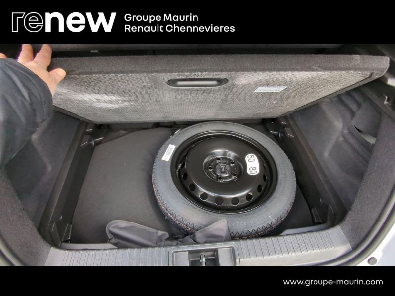 RENAULT Captur d’occasion à vendre à CHENNEVIÈRES-SUR-MARNE chez ADP - SOVEA 94 (Photo 13)