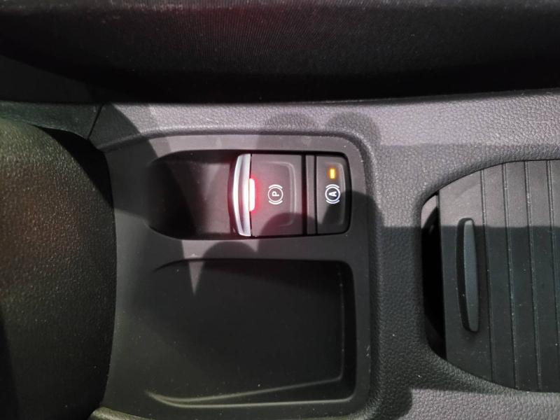 RENAULT Clio d’occasion à vendre à CHENNEVIÈRES-SUR-MARNE chez ADP - SOVEA 94 (Photo 12)