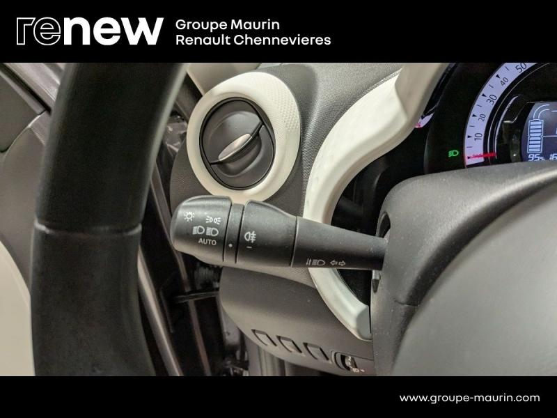 RENAULT Twingo d’occasion à vendre à CHENNEVIÈRES-SUR-MARNE chez ADP - SOVEA 94 (Photo 16)