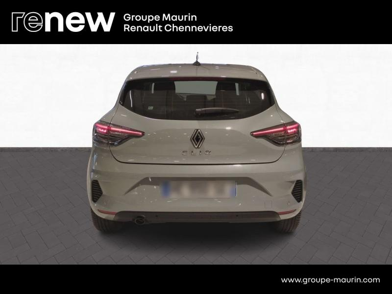 RENAULT Clio d’occasion à vendre à CHENNEVIÈRES-SUR-MARNE chez ADP - SOVEA 94 (Photo 4)