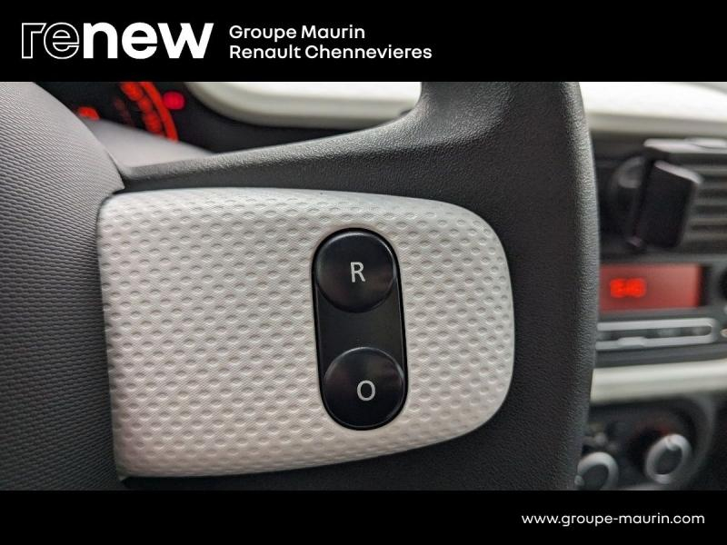 RENAULT Twingo d’occasion à vendre à CHENNEVIÈRES-SUR-MARNE chez ADP - SOVEA 94 (Photo 15)