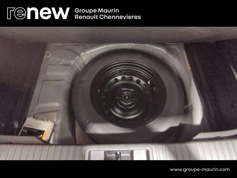 RENAULT Captur d’occasion à vendre à CHENNEVIÈRES-SUR-MARNE chez ADP - SOVEA 94 (Photo 7)