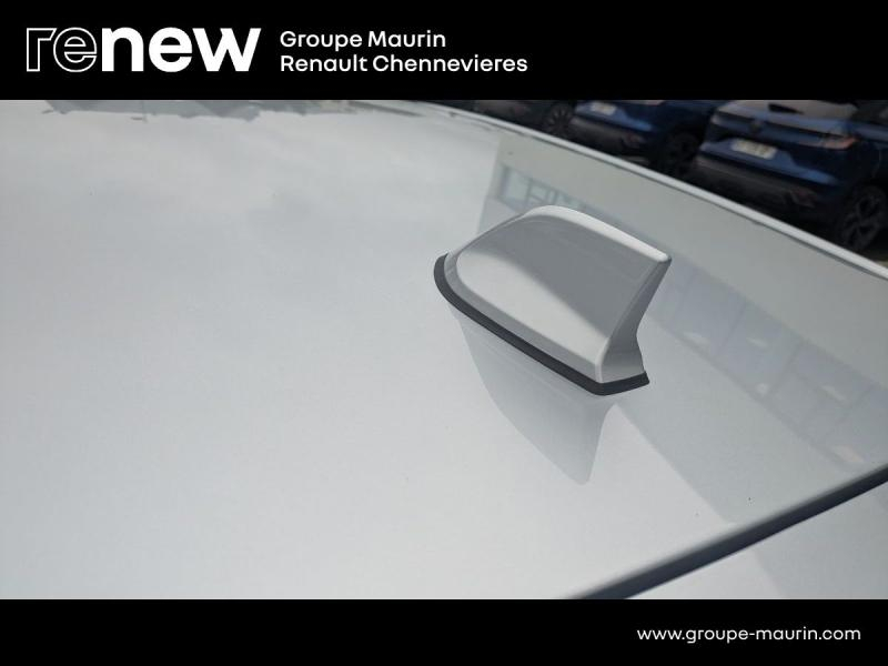 RENAULT Megane d’occasion à vendre à CHENNEVIÈRES-SUR-MARNE chez ADP - SOVEA 94 (Photo 15)