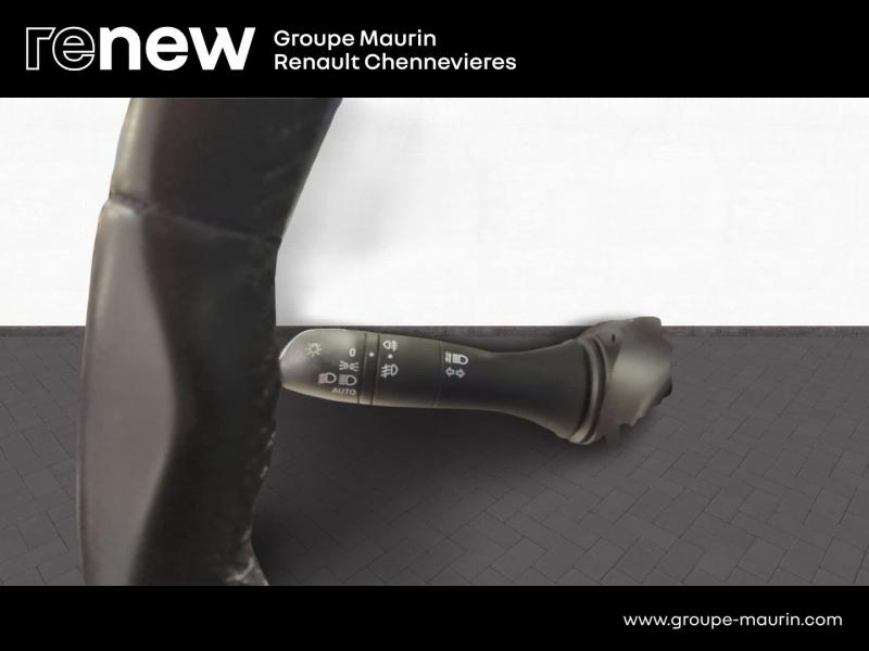 RENAULT Scenic d’occasion à vendre à CHENNEVIÈRES-SUR-MARNE chez ADP - SOVEA 94 (Photo 20)