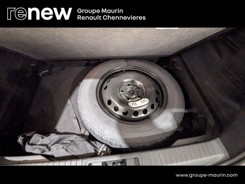 RENAULT Captur d’occasion à vendre à CHENNEVIÈRES-SUR-MARNE chez ADP - SOVEA 94 (Photo 13)