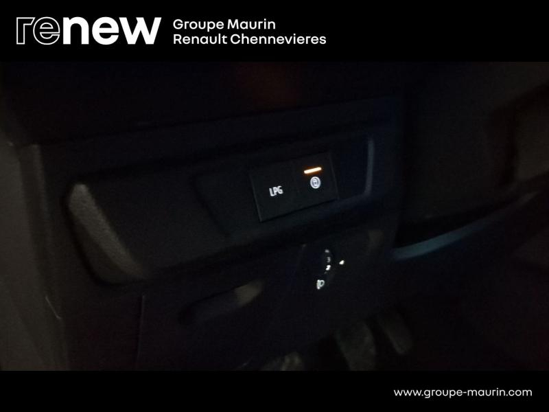 DACIA Sandero d’occasion à vendre à CHENNEVIÈRES-SUR-MARNE chez ADP - SOVEA 94 (Photo 15)