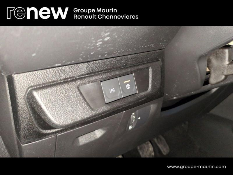 DACIA Sandero d’occasion à vendre à CHENNEVIÈRES-SUR-MARNE chez ADP - SOVEA 94 (Photo 16)