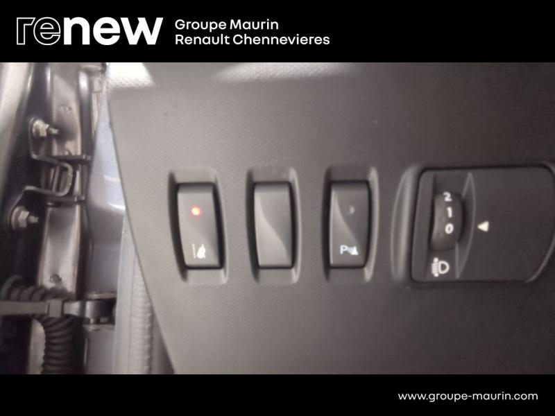 RENAULT Twingo d’occasion à vendre à CHENNEVIÈRES-SUR-MARNE chez ADP - SOVEA 94 (Photo 20)