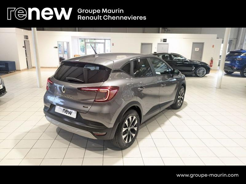 RENAULT Captur d’occasion à vendre à CHENNEVIÈRES-SUR-MARNE chez ADP - SOVEA 94 (Photo 3)