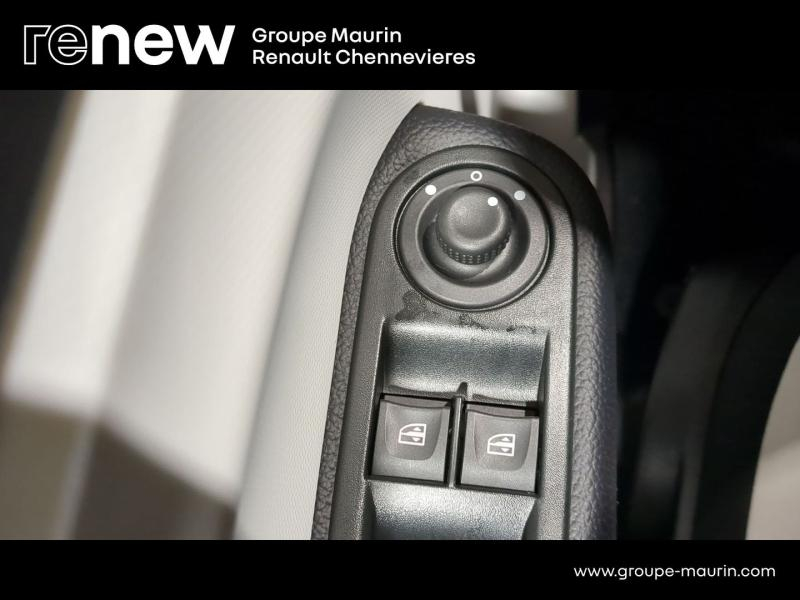 RENAULT Twingo d’occasion à vendre à CHENNEVIÈRES-SUR-MARNE chez ADP - SOVEA 94 (Photo 16)