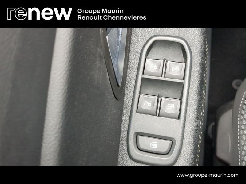 DACIA Duster d’occasion à vendre à CHENNEVIÈRES-SUR-MARNE chez ADP - SOVEA 94 (Photo 18)