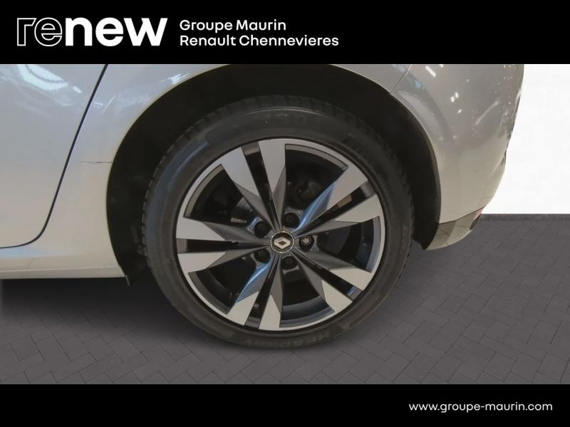 RENAULT Megane d’occasion à vendre à CHENNEVIÈRES-SUR-MARNE chez ADP - SOVEA 94 (Photo 9)