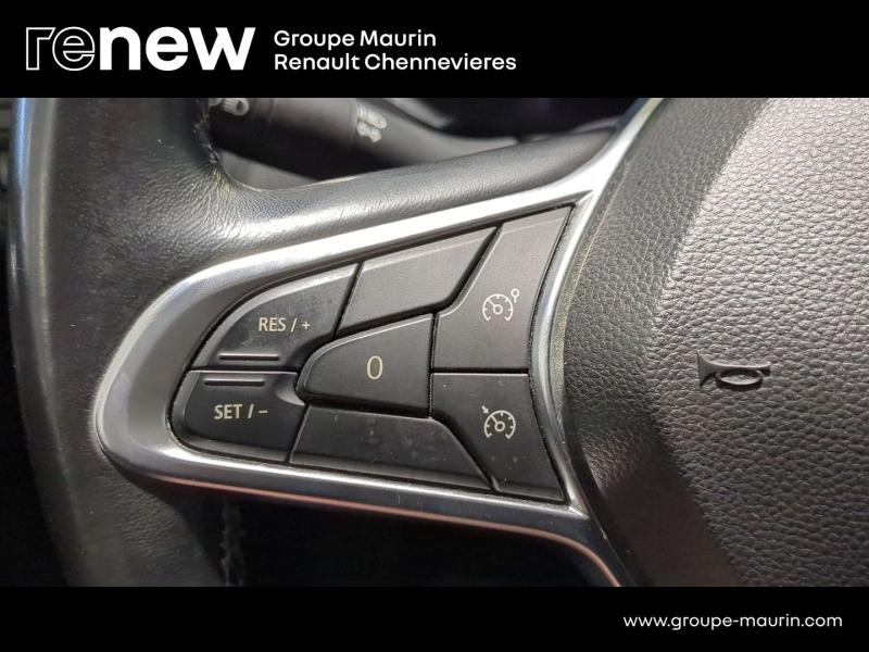 RENAULT Captur d’occasion à vendre à CHENNEVIÈRES-SUR-MARNE chez ADP - SOVEA 94 (Photo 16)