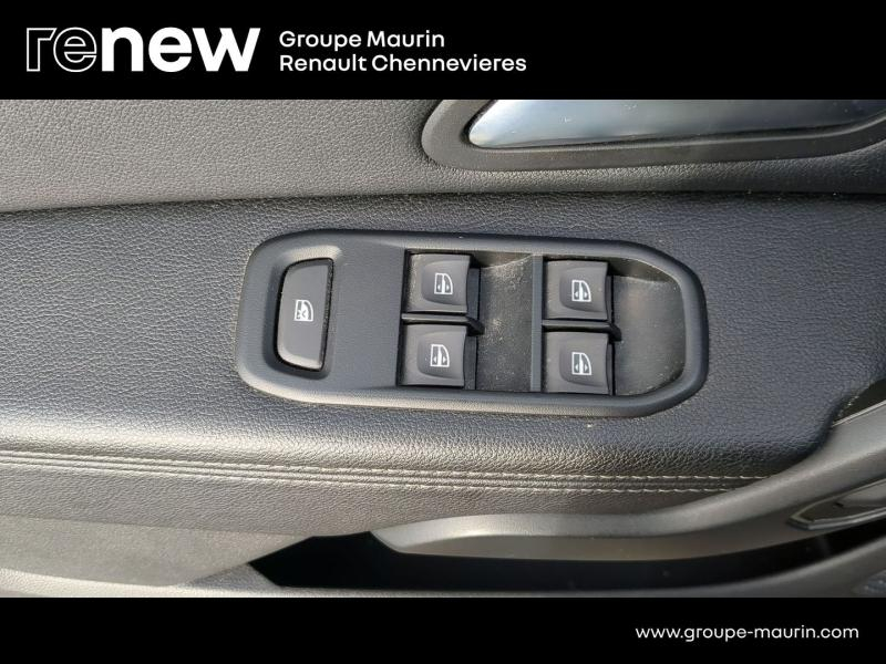 DACIA Duster d’occasion à vendre à CHENNEVIÈRES-SUR-MARNE chez ADP - SOVEA 94 (Photo 19)