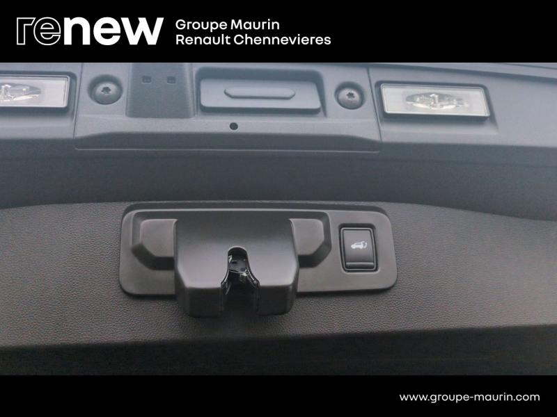 RENAULT  d’occasion à vendre à CHENNEVIÈRES-SUR-MARNE chez ADP - SOVEA 94 (Photo 15)