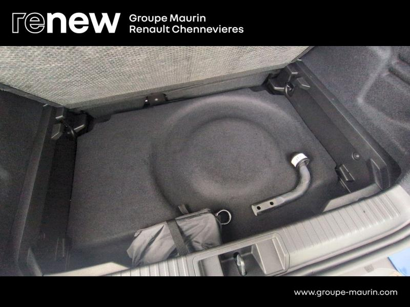 RENAULT Captur d’occasion à vendre à CHENNEVIÈRES-SUR-MARNE chez ADP - SOVEA 94 (Photo 14)