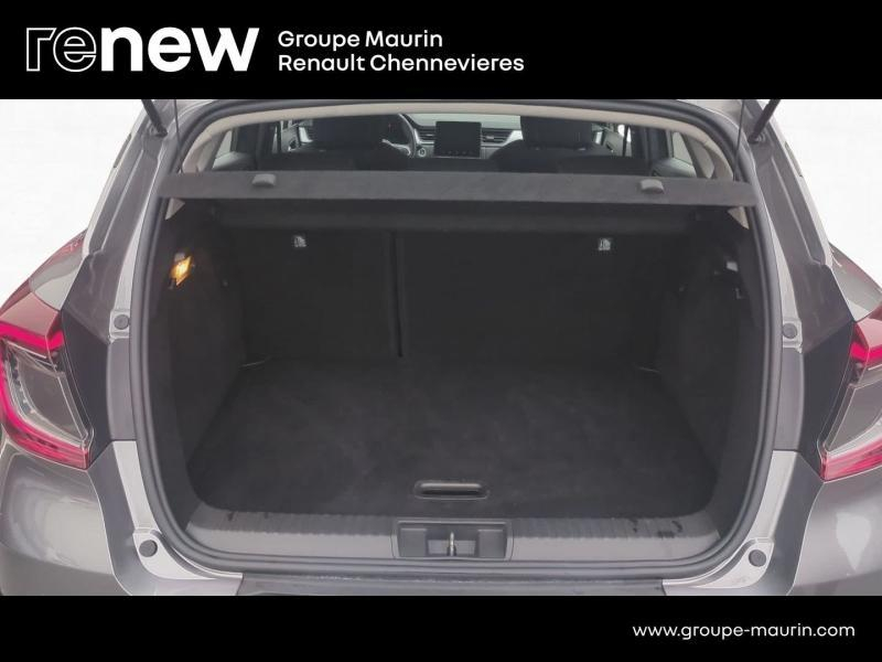 RENAULT Captur d’occasion à vendre à CHENNEVIÈRES-SUR-MARNE chez ADP - SOVEA 94 (Photo 4)