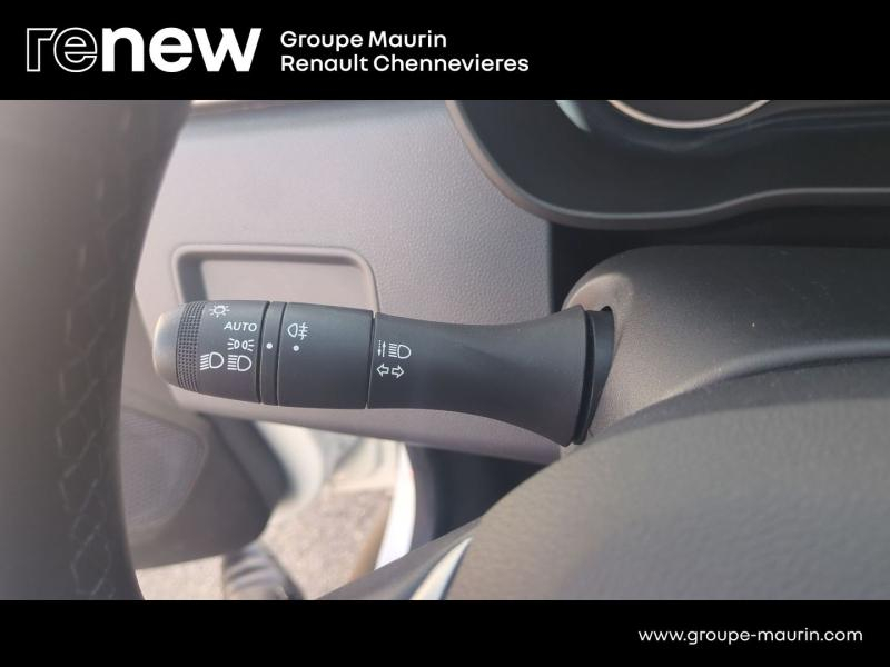 DACIA Duster d’occasion à vendre à CHENNEVIÈRES-SUR-MARNE chez ADP - SOVEA 94 (Photo 17)