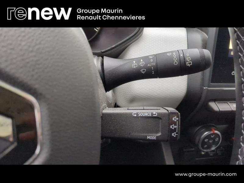 RENAULT Clio d’occasion à vendre à CHENNEVIÈRES-SUR-MARNE chez ADP - SOVEA 94 (Photo 19)