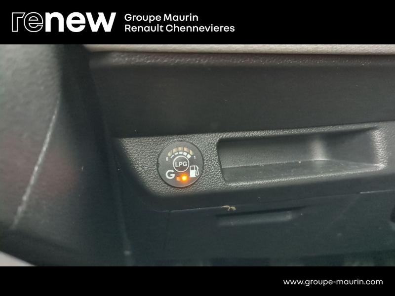 RENAULT Clio d’occasion à vendre à CHENNEVIÈRES-SUR-MARNE chez ADP - SOVEA 94 (Photo 20)