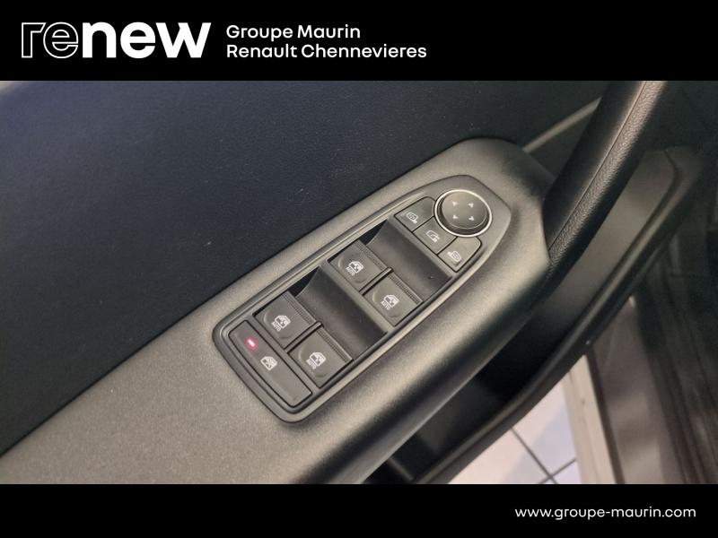 RENAULT Captur d’occasion à vendre à CHENNEVIÈRES-SUR-MARNE chez ADP - SOVEA 94 (Photo 15)