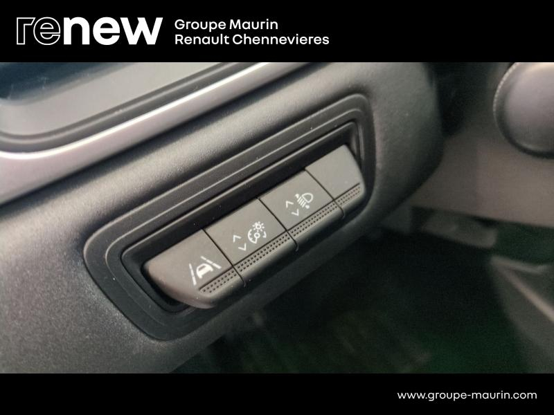 RENAULT Captur d’occasion à vendre à CHENNEVIÈRES-SUR-MARNE chez ADP - SOVEA 94 (Photo 16)