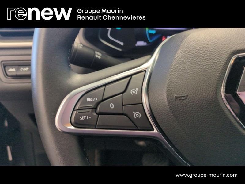 RENAULT Captur d’occasion à vendre à CHENNEVIÈRES-SUR-MARNE chez ADP - SOVEA 94 (Photo 17)