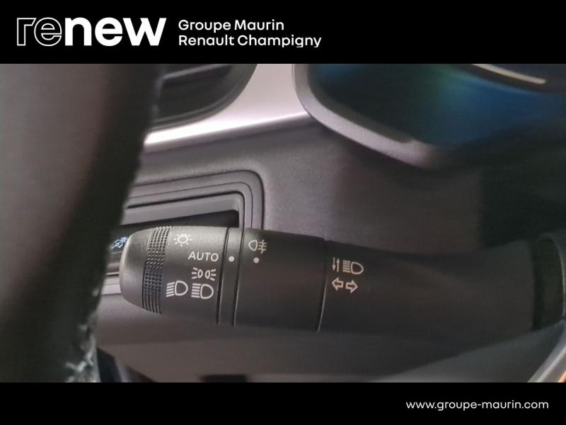 RENAULT Captur d’occasion à vendre à CHENNEVIÈRES-SUR-MARNE chez ADP - SOVEA 94 (Photo 20)