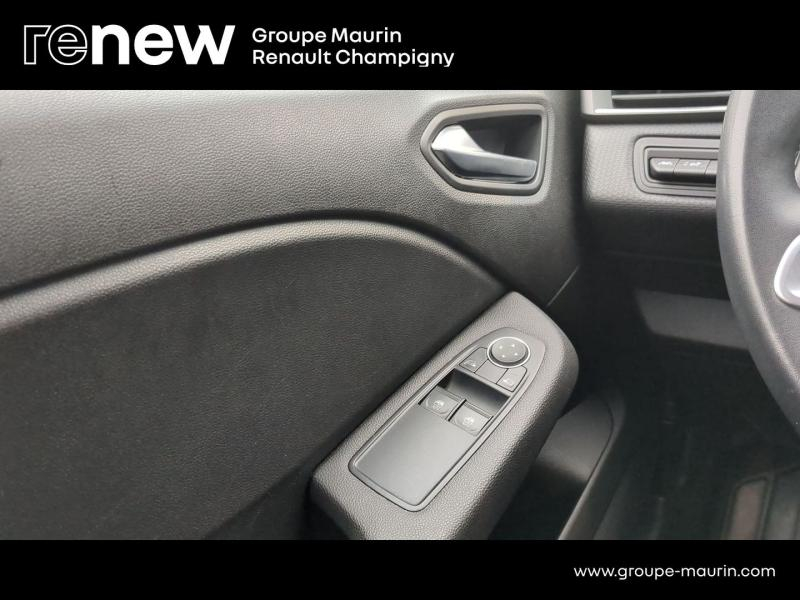 RENAULT Clio d’occasion à vendre à CHENNEVIÈRES-SUR-MARNE chez ADP - SOVEA 94 (Photo 16)