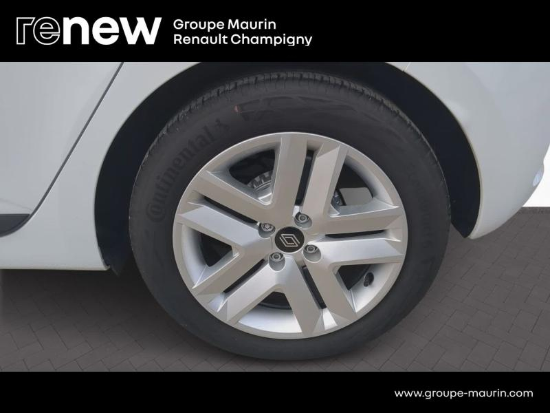 RENAULT Clio d’occasion à vendre à CHENNEVIÈRES-SUR-MARNE chez ADP - SOVEA 94 (Photo 12)