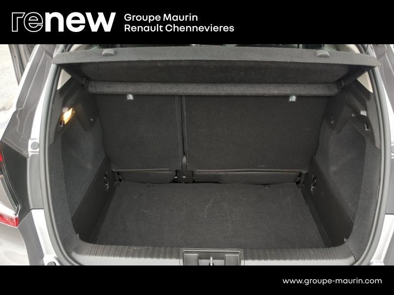RENAULT Captur d’occasion à vendre à CHENNEVIÈRES-SUR-MARNE chez ADP - SOVEA 94 (Photo 6)
