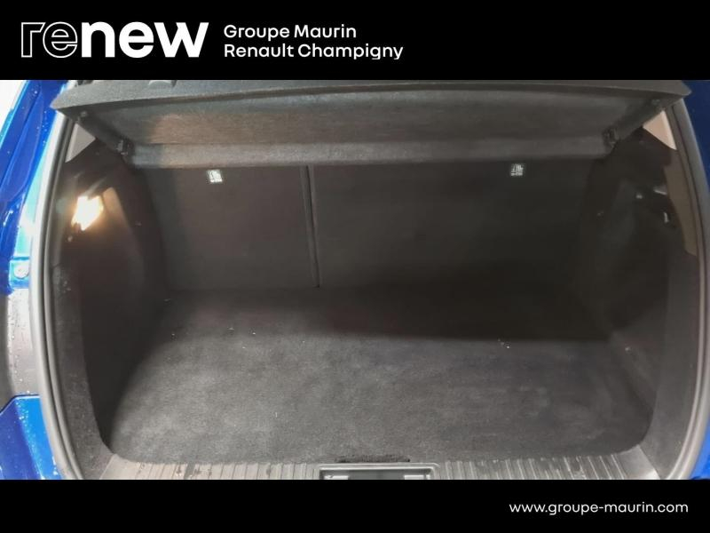 RENAULT Captur d’occasion à vendre à CHENNEVIÈRES-SUR-MARNE chez ADP - SOVEA 94 (Photo 12)