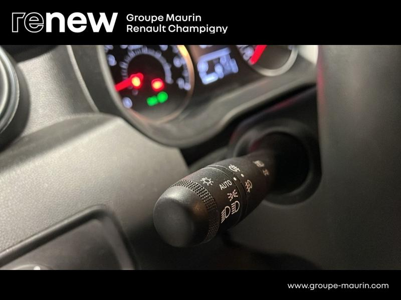 DACIA Duster d’occasion à vendre à CHENNEVIÈRES-SUR-MARNE chez ADP - SOVEA 94 (Photo 18)