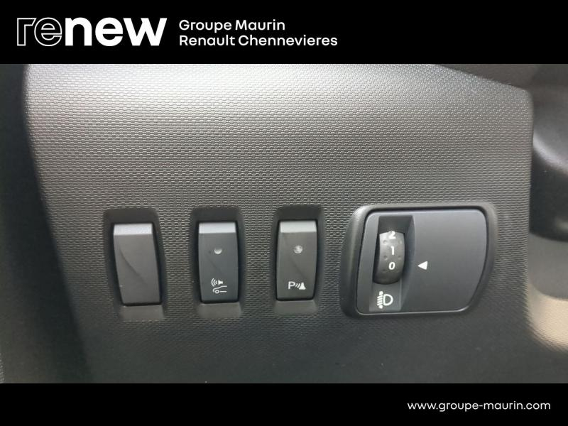 RENAULT Twingo d’occasion à vendre à CHENNEVIÈRES-SUR-MARNE chez ADP - SOVEA 94 (Photo 19)