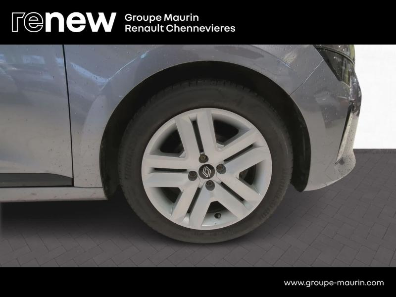 RENAULT Clio d’occasion à vendre à CHENNEVIÈRES-SUR-MARNE chez ADP - SOVEA 94 (Photo 15)