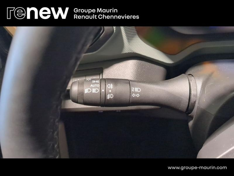 DACIA Duster d’occasion à vendre à CHENNEVIÈRES-SUR-MARNE chez ADP - SOVEA 94 (Photo 17)