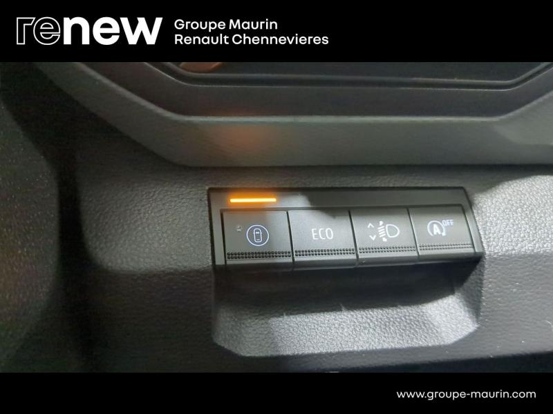 DACIA Duster d’occasion à vendre à CHENNEVIÈRES-SUR-MARNE chez ADP - SOVEA 94 (Photo 19)