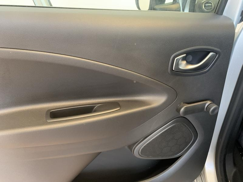 RENAULT Zoe d’occasion à vendre à CHENNEVIÈRES-SUR-MARNE chez ADP - SOVEA 94 (Photo 8)