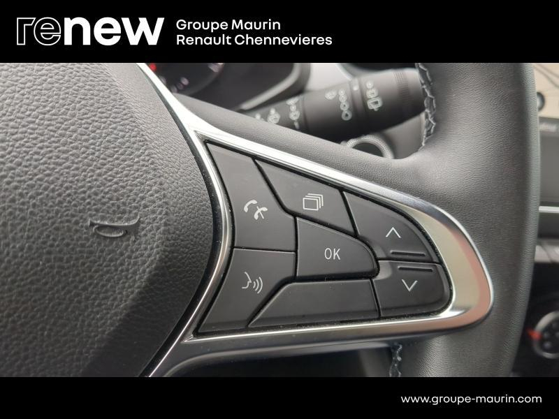 RENAULT Captur d’occasion à vendre à CHENNEVIÈRES-SUR-MARNE chez ADP - SOVEA 94 (Photo 11)