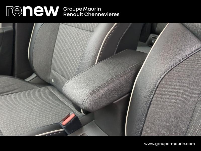 RENAULT Clio d’occasion à vendre à CHENNEVIÈRES-SUR-MARNE chez ADP - SOVEA 94 (Photo 20)