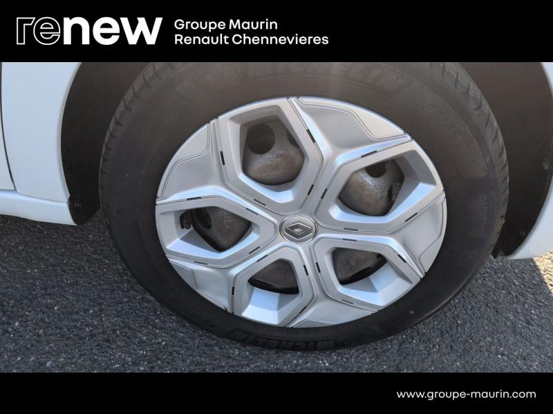 RENAULT Twingo d’occasion à vendre à CHENNEVIÈRES-SUR-MARNE chez ADP - SOVEA 94 (Photo 12)