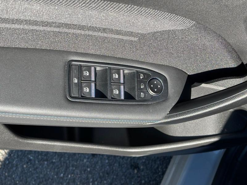 RENAULT  d’occasion à vendre à CHENNEVIÈRES-SUR-MARNE chez ADP - SOVEA 94 (Photo 17)