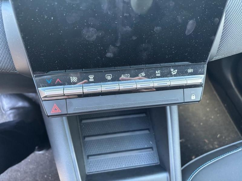 RENAULT  d’occasion à vendre à CHENNEVIÈRES-SUR-MARNE chez ADP - SOVEA 94 (Photo 20)